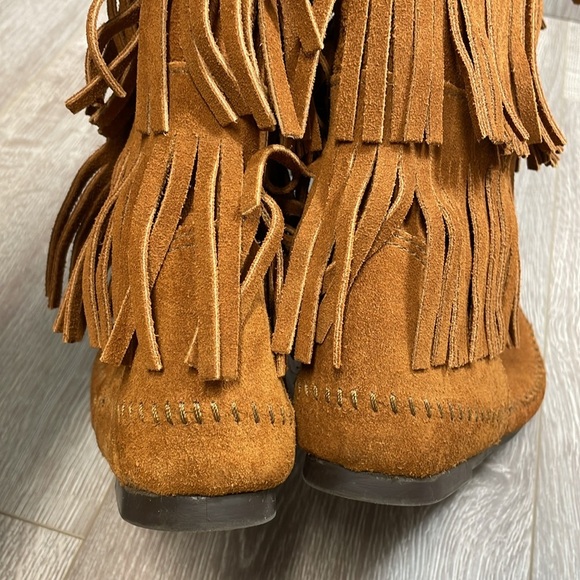 Minnetonka 3-Layer Fringe Boot Style 1632 Brown Suede Leather 8 - Picture 15 of 15